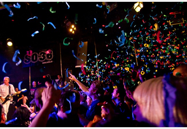 Phrasal Verbs: Going out