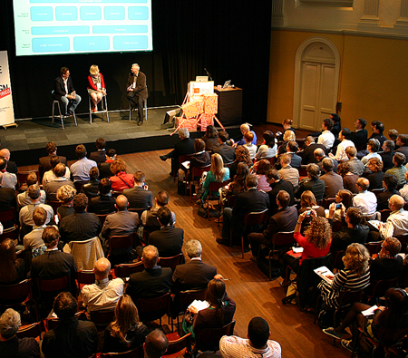 Historia real de éxito 3: Experiencia de éxito en conferencias internacionales